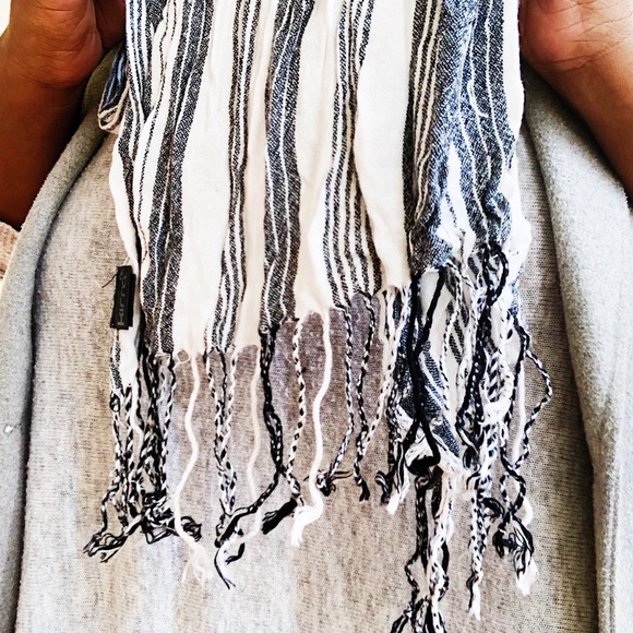 Charlotte Russe and Pacsun Scarf Bundle - Picture 5 of 9